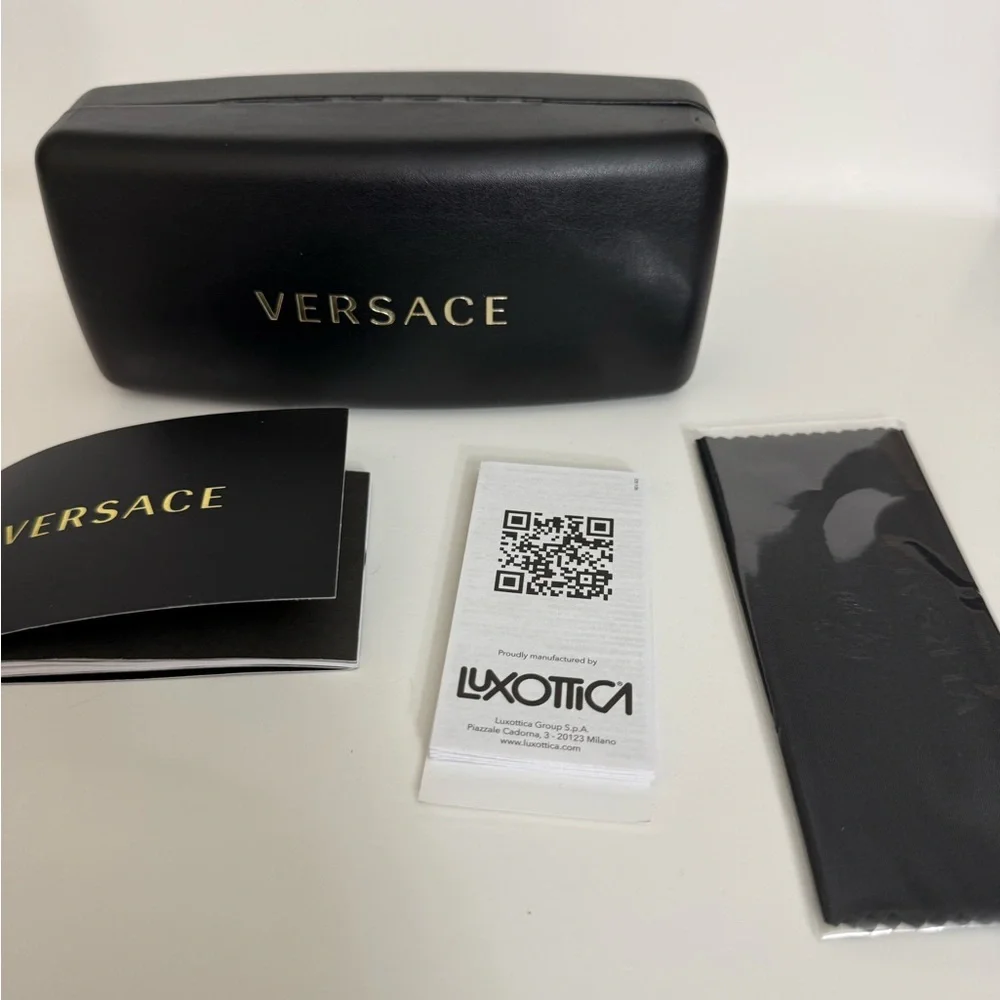 VERSACE sunglasses case BLACK AUTHENTIC SUNGLASSES CASE W/CLOTH , booklet - Picture 3 of 11